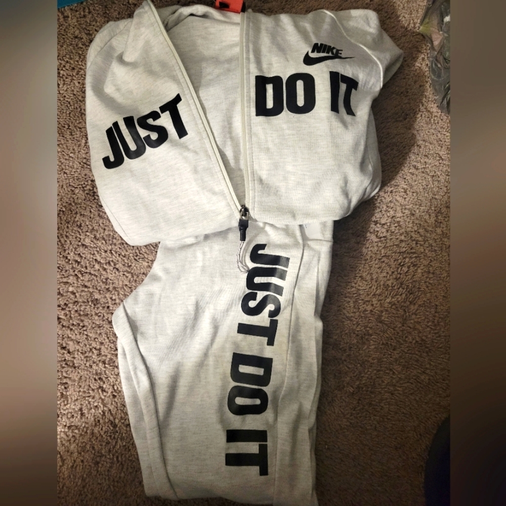 Nike jogging suit